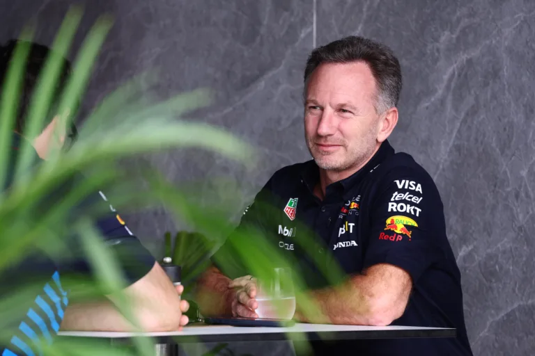 Újabb támadás Horner ellen, az FIA-hoz fordult a Red Bull csapatfőnökének vádlója