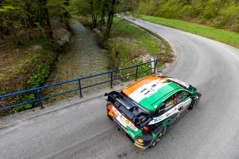 Az ír zászló színeivel tiszteleg a Hyundai Craig Breen halálának évfordulóján Horvátországban