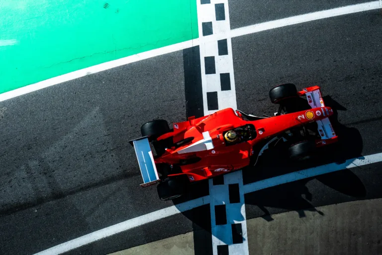 Korábbi F1-es pilóta: erről lecsúsztak, vissza a V10-es motorokat!