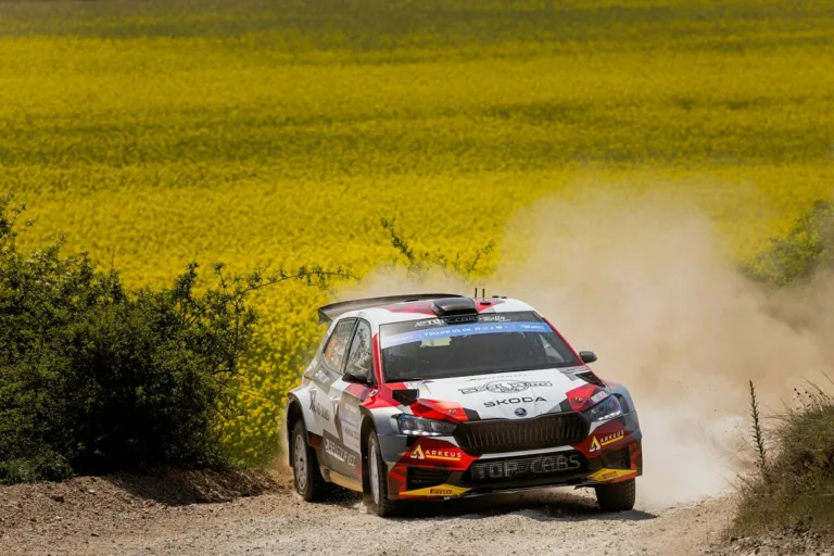 Hatalmasat ment László Martin a V-Híd Rally Hungary szuperspeciál szakaszán, csak egy versenyző volt gyorsabb nála!