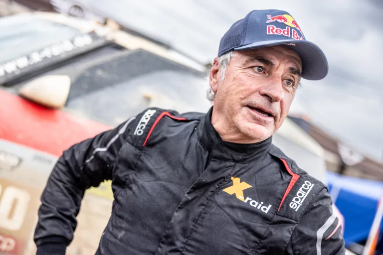 Az idősebb Carlos Sainz Forma–1-es Ferrarit vezet a jövő héten