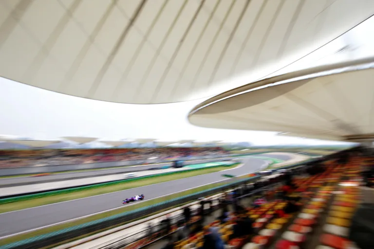 Botrányba fulladhat, a nézőknek viszont kimondottan izgalmas lehet a visszatérő Kínai Nagydíj