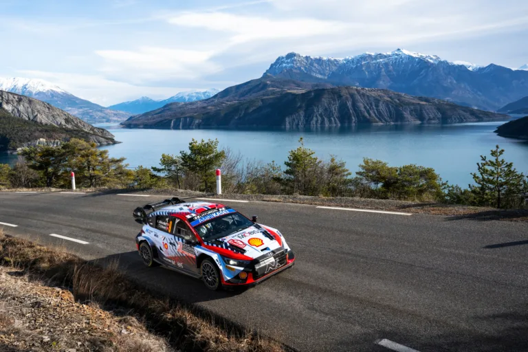 Andreas Mikkelsen Rally2-es autóba ül vissza a hét végén