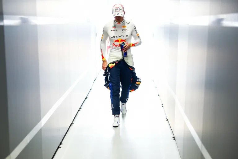 Verstappen és Alonso is „szabadságot vett ki” a Japán Nagydíj második edzésére