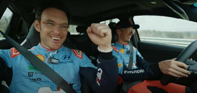 Kivételes pillanat! Neuville és Wydaeghe a legendás Nordschleifén rallyzott (videó)