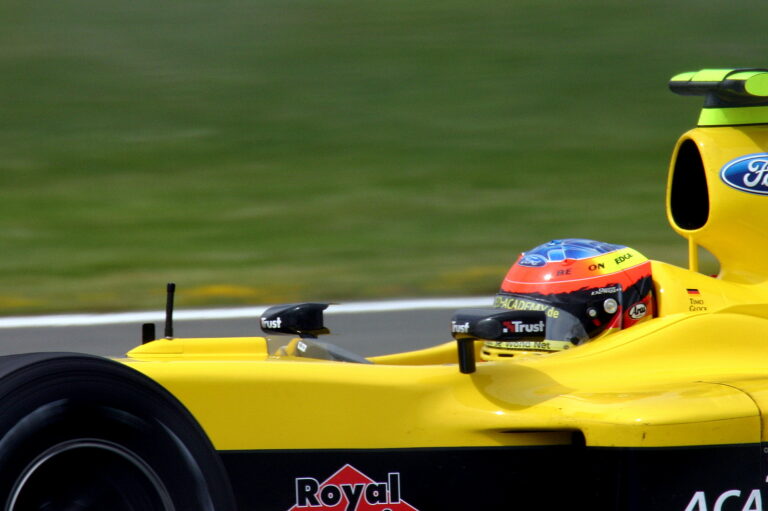 Egykori főnöke 20 év után vallotta be pilótájának, hogy részben felelős volt a nagy balesetéért