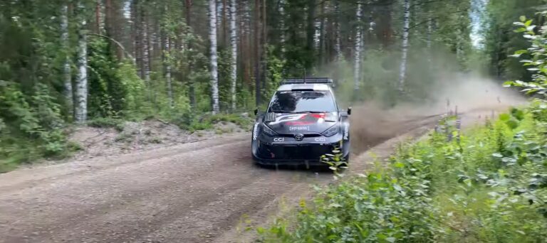 Sami Pajari először próbálta ki a Rally1-es Toyotát (videó)