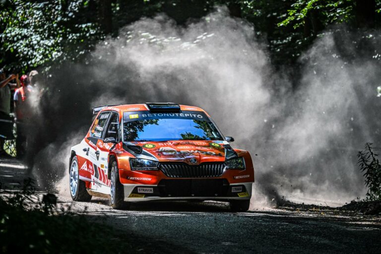 Velenczei vezet a Székesfehérvár Rally defektekkel teli első napja után