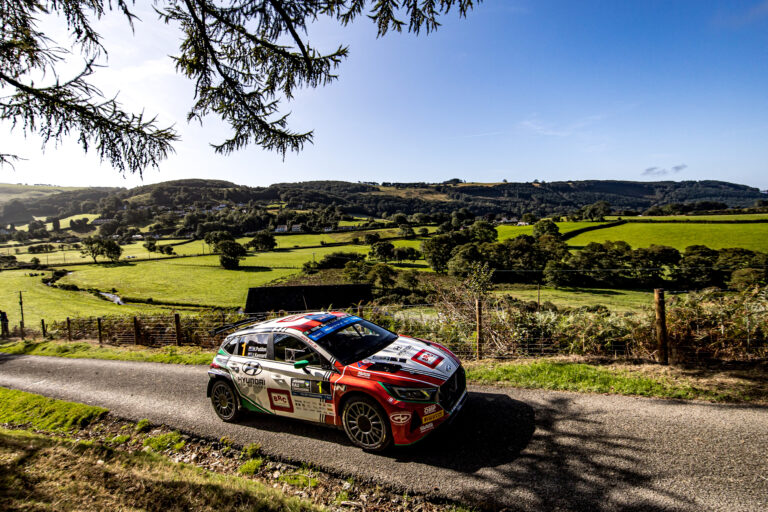 Paddon oktatást tartott a Ceredigion Rallyn szombat délelőtt