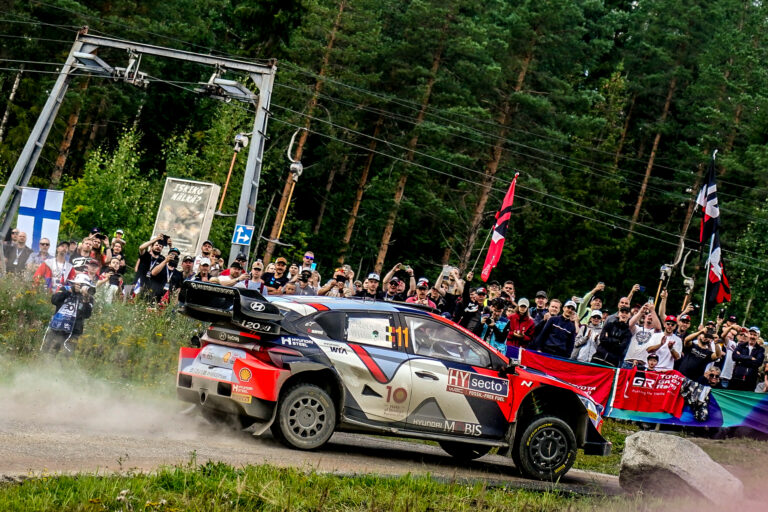 Neuville szerint új legfőbb riválisa lett a vb-címért folytatott csatában a Finn Rally után