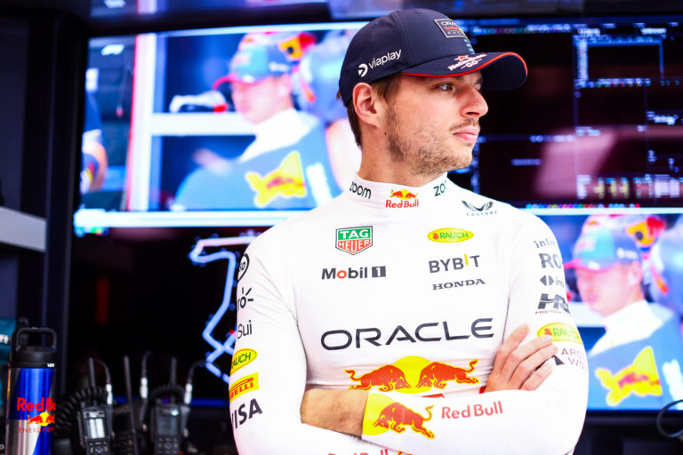 A korábbi F1-es pilóta vitába szállt Verstappennel a káromkodási ügyben