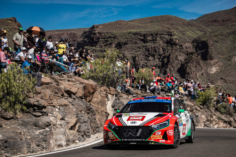 A kétszeres Európa-bajnok Hayden Paddon visszatér Európába