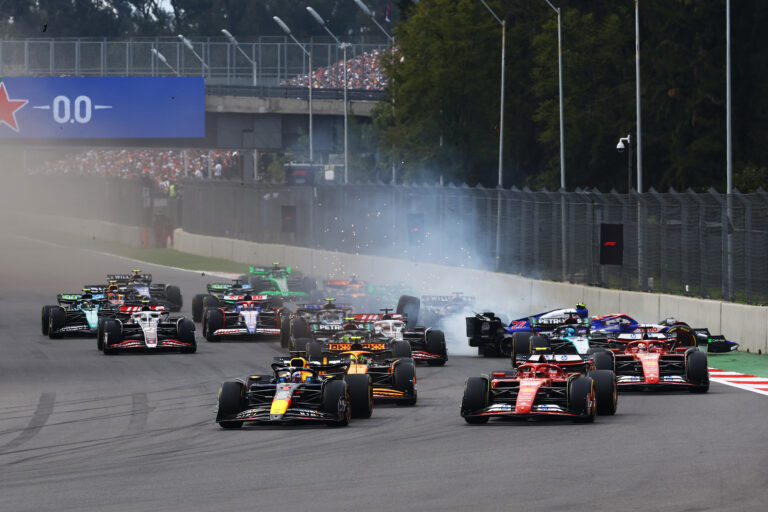 Sainz teljesítette célját, nyert még egy futamot a Ferrarival, miközben Verstappent kétszer is elmeszelték