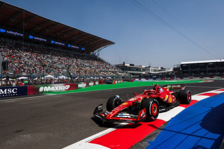 Sainz pole-ba repítette a Ferrarit Mexikóban, Verstappen mellett most Norris is segítő nélkül maradt