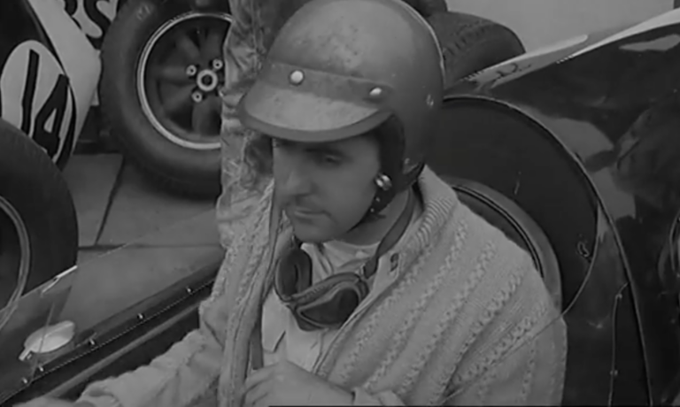 65 éve, hősies módon nyerte első címét az ausztrálok első F1-es világbajnoka