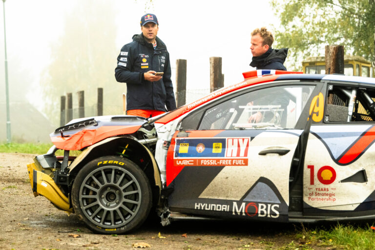 Jövőre már segíthetnek egymásnak a csapattársak a WRC-ben