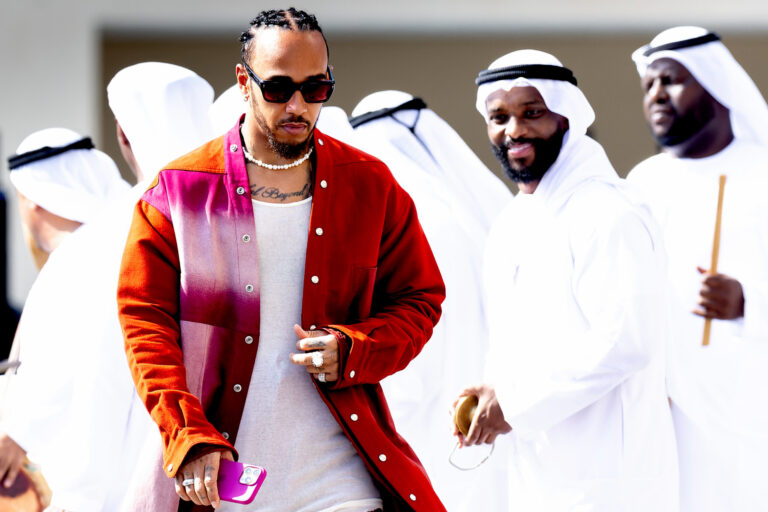 Megvan, mikor áll munkába Hamilton a Ferrarinál