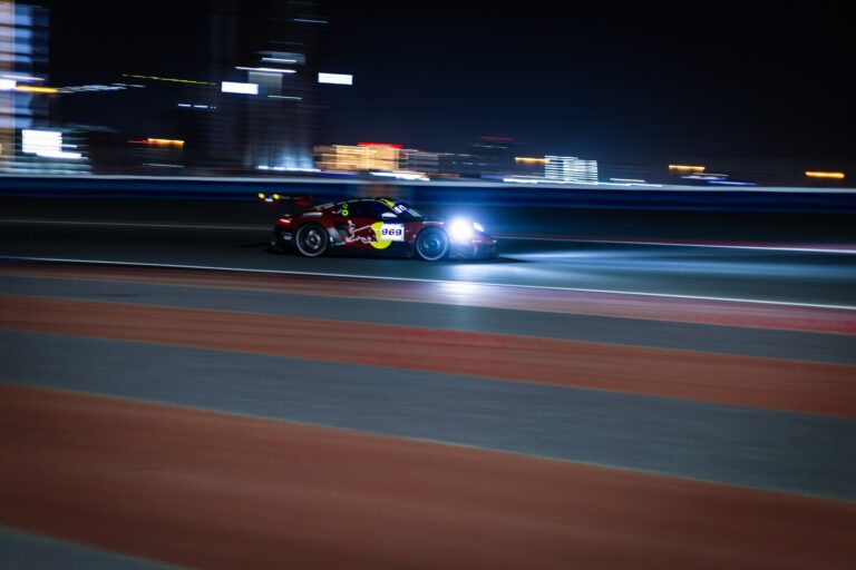 Rovanpera sikeresen debütált 24 órás versenyen Dubaiban