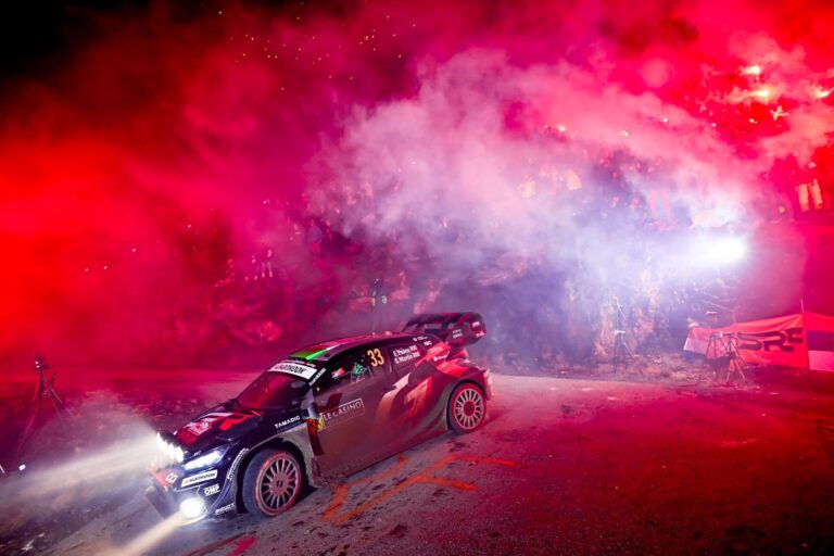 Idén is fantasztikus látványt teremtettek a szurkolók a Monte esti szakaszain (videó)