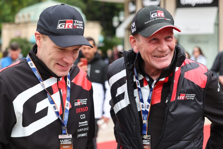 Juha Kankkunen véletlenül lebuktatta Jari-Matti Latvalát