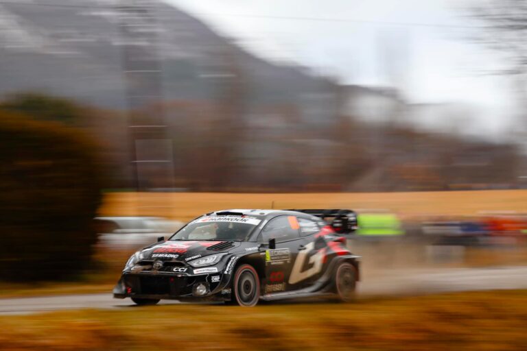 Rovanpera kezdett leggyorsabban, Evans vette át a vezetést péntek reggel a Montén