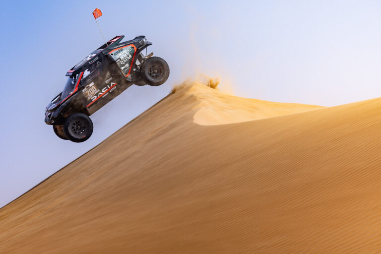 Nasser Al-Attiyah nyert Abu Dhabiban és már vezeti a világbajnokságot