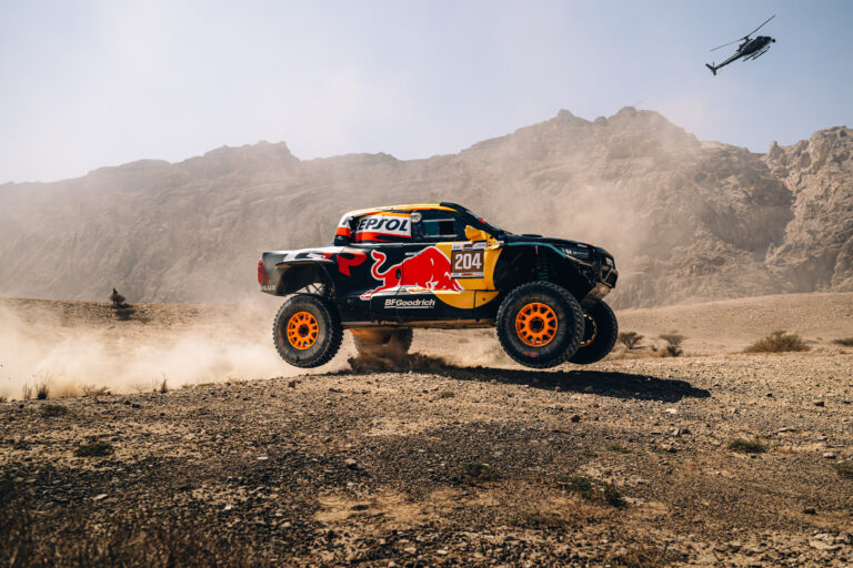 Toyota-siker az első szakaszon Abu-Dhabiban