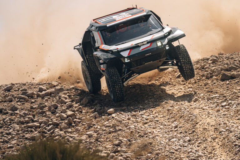 Remek kezdés a Daciától Abu-Dhabiban