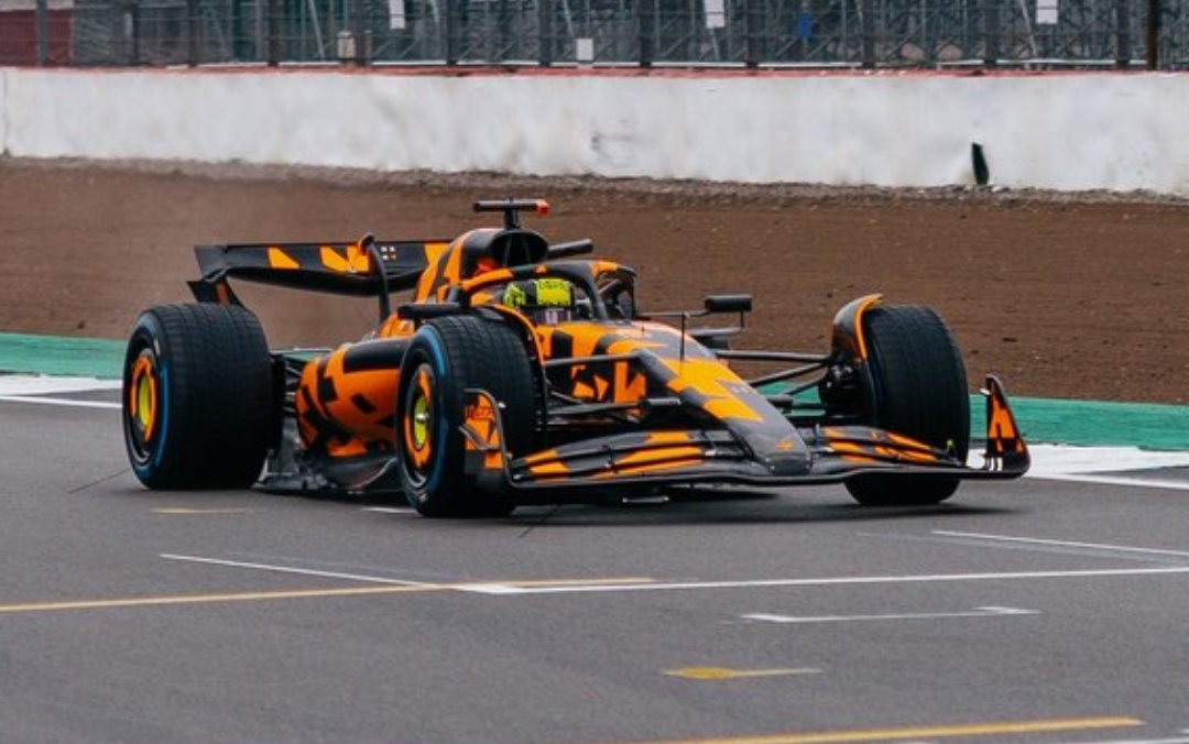 Lando Norris, McLaren MCL39, Silverstone