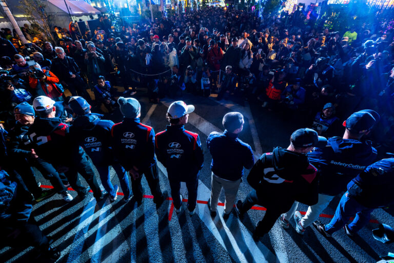 A WRC versenyzői beálltak a Forma–1-es pilóták mellé az FIA elnökével szemben