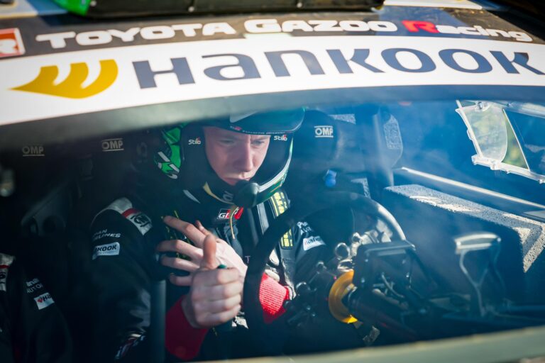 Evans az újabb győzelem kapujában, hatalmas csata a vasárnapi pontokért