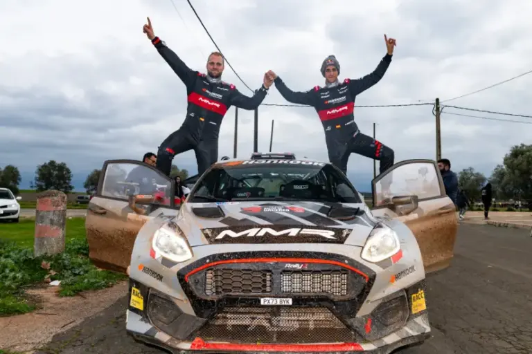 Rekordot döntött a 17 éves pilóta, akire Carlos Sainz lehetséges utódjaként tekintenek