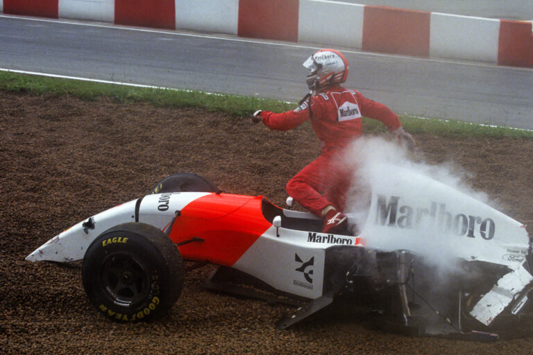 Ma már több százmilliót érő, Ayrton Sennát kimentő FIAT írt történelmet 32 éve az F1-ben