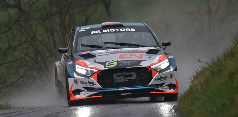 Simon Wagner fölényesen vezet a Rebenland Rally első napja után