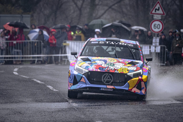 Négy magyar páros indul a horvát szezonnyitón