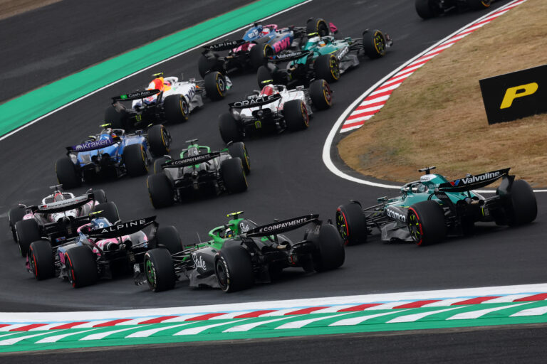 Nagy lehet a baj – válságértekezletet tart az F1