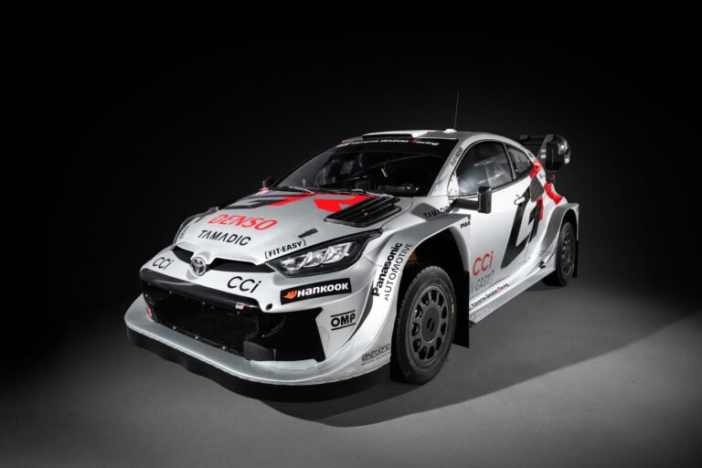 Új festést mutatott be a Toyota WRC-csapata a nyári futamokra