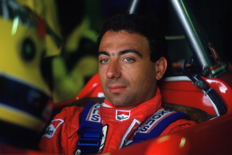 Elképesztő Ferrari-összeomlás miatt maradt vb-cím nélkül a tragikus sorsú olasz F1-es pilóta