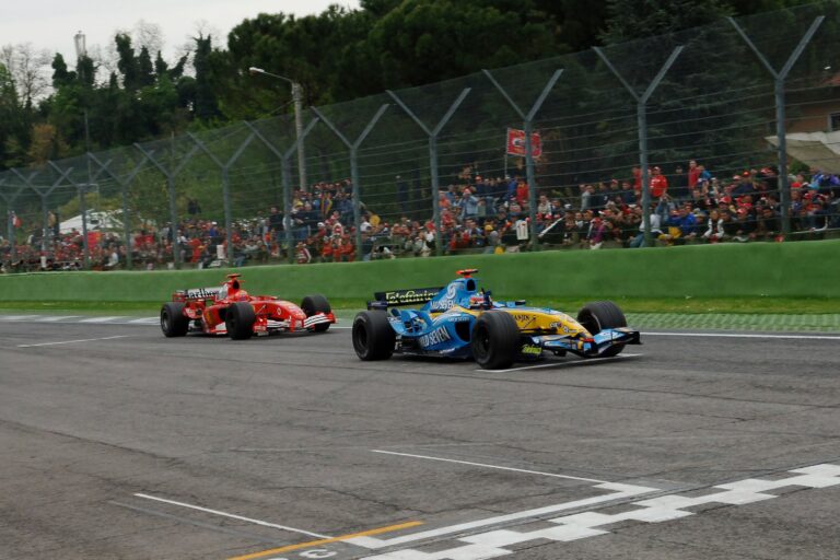 Tényleg annyira körömrágós volt Alonso és Schumacher első nagy csatája, mint amilyennek tűnt?