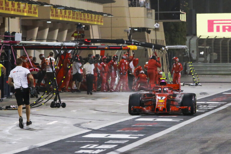 Lábtörést okozott a Räikkönen kiesését előidéző hiba, amely súlyos büntetést ért a Ferrarinak