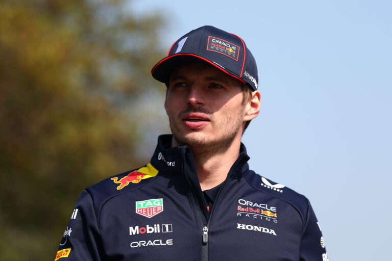 Meredek pletyka terjed az F1-ben, aminek Verstappen jövőjéhez is köze lehet