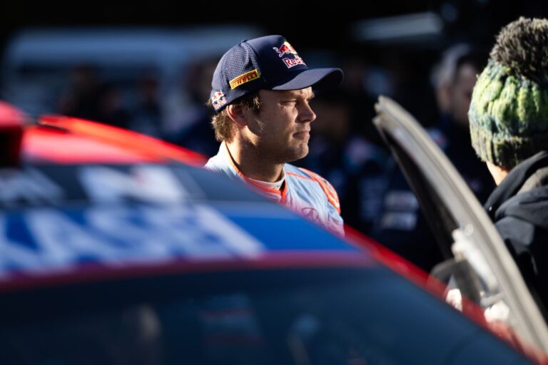 Andreas Mikkelsen még nem mondott le az idei versenyzés lehetőségéről