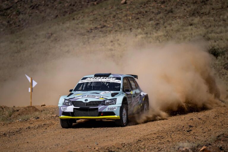 Kis híján frontálisan ütközött egymással két versenyző a szaúdi MERC-versenyen