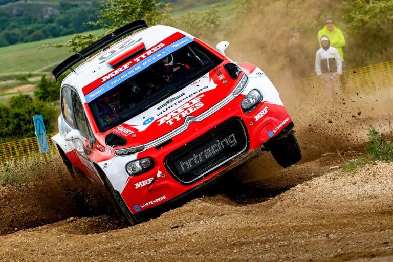 Mabellini vette át a vezetést szombat reggel a Rally Hungary-n, Csomós defekttel kezdett