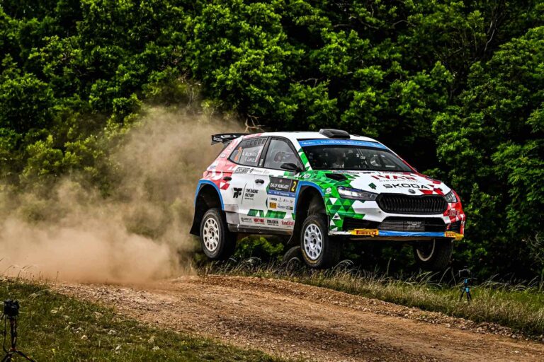 Mabellini megőrizte vezető helyét a drámai nagylőtéri szakasz után is a Rally Hungary-n, László Martinék kiestek
