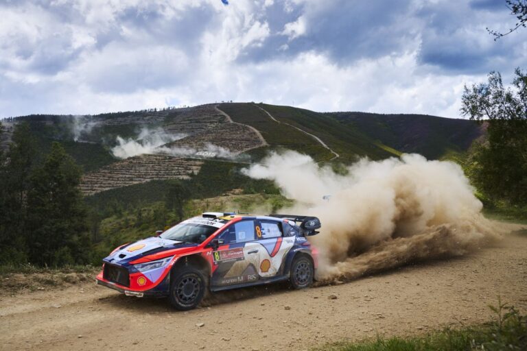 Tanak szoros csatában vezet Portugáliában a maratoni nyitó nap végén