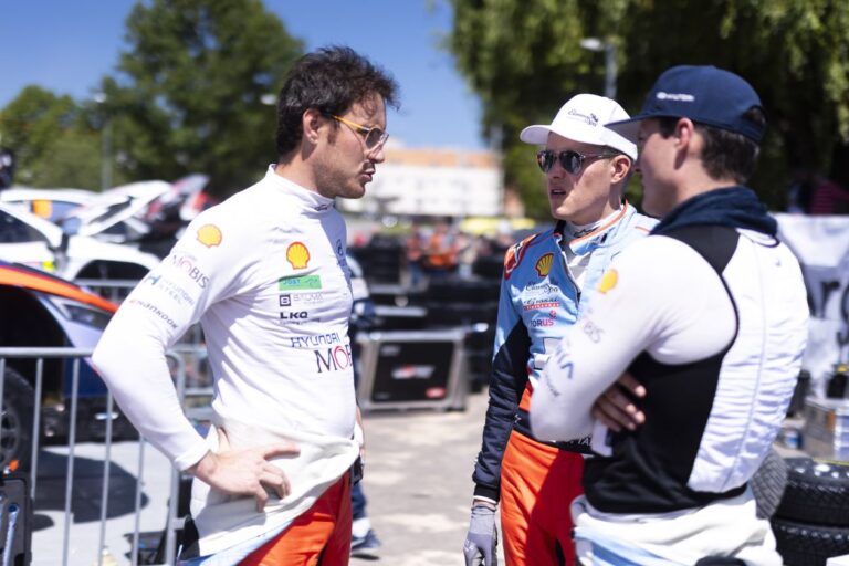 Neuville a portugál negyedik hely után megnézi Tanak autóbeállítását