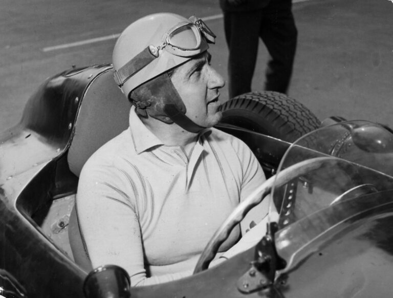 Tengerbe zuhant, majd négy napra rá meghalt a Ferrari legendás pilótája