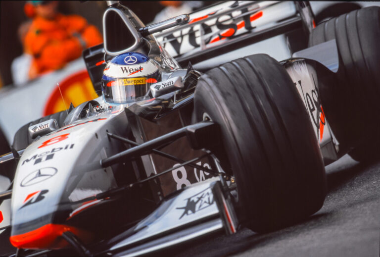 A McLaren megtette Monacóban, amit a Ferrari nem, győzelem lett a jutalma