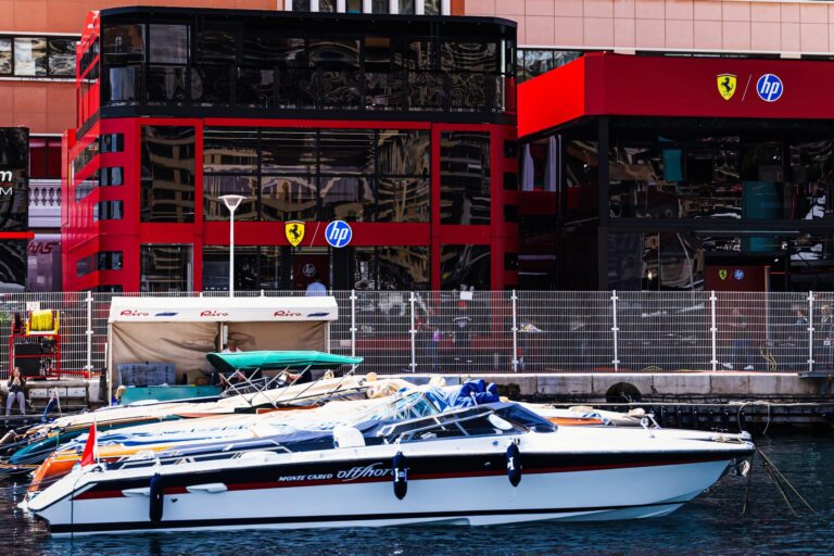 Hamilton megszerzéséhez hasonló bombaigazolást tervezett a Ferrari